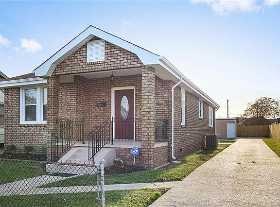 2nd image of 424 Bellanger Ave
