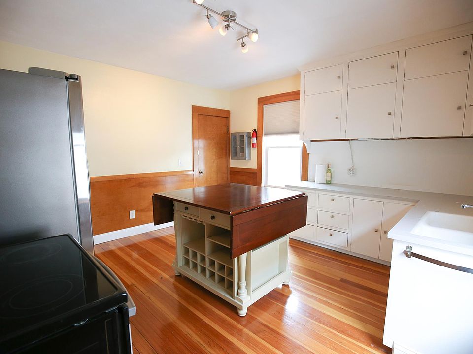 1st image of 170 10th St #1