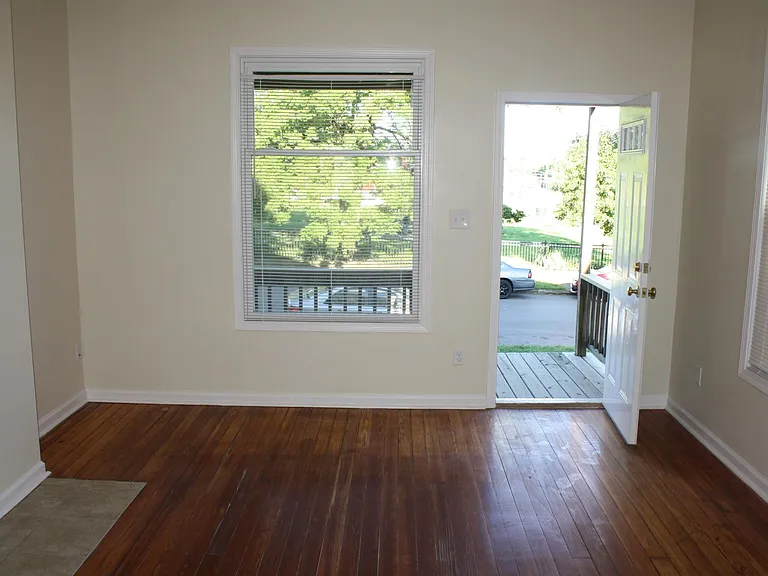 1466 Indianola Ave — Photo 29