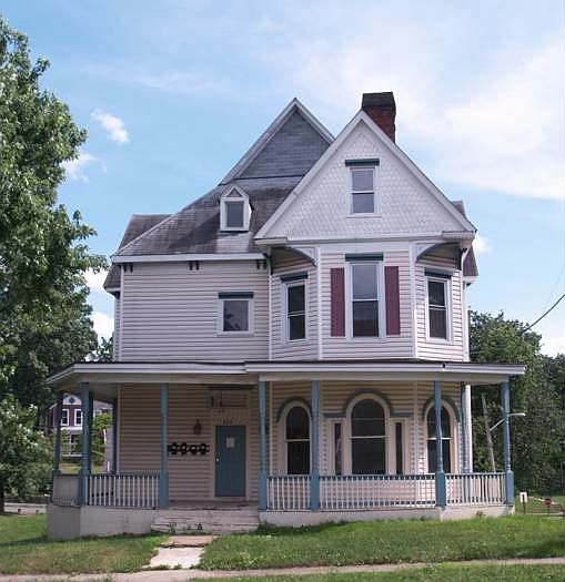 832 Patterson Victorian