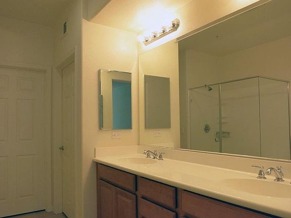 5th image of 809 Auzerais Ave Unit 151