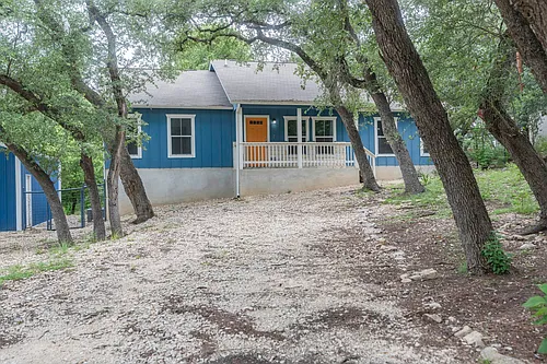 1015 Twin Deer Ln Photo 1