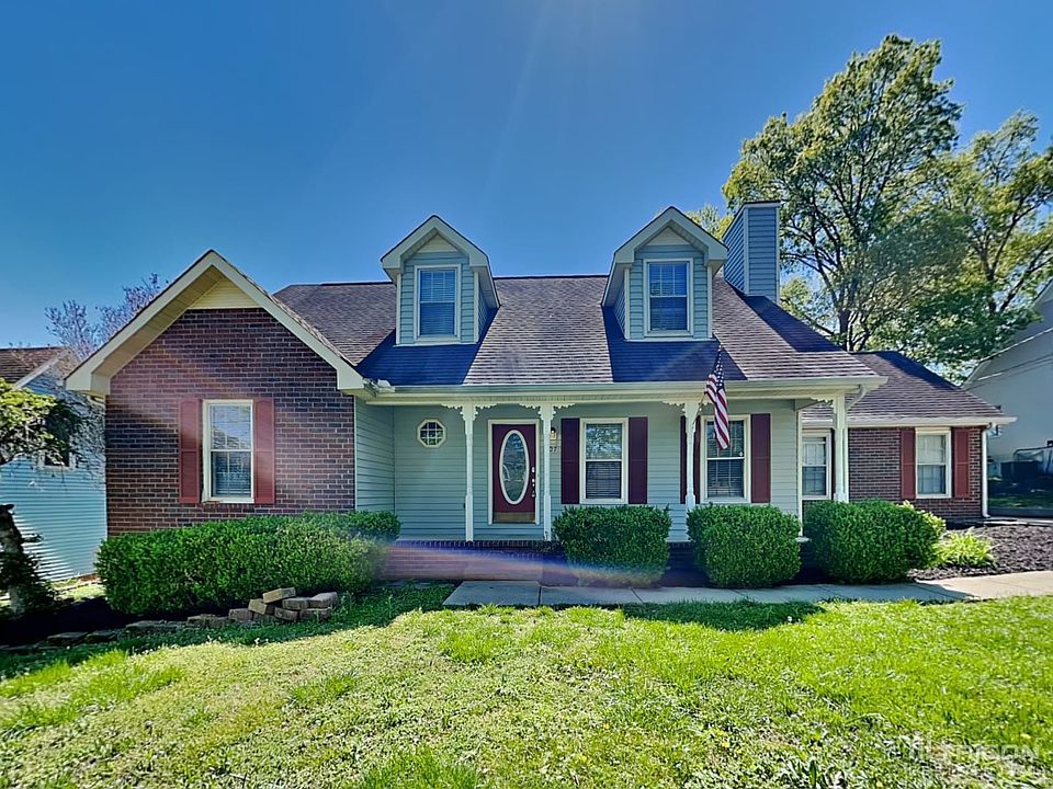 1st image of 107 Saint Martins Ln