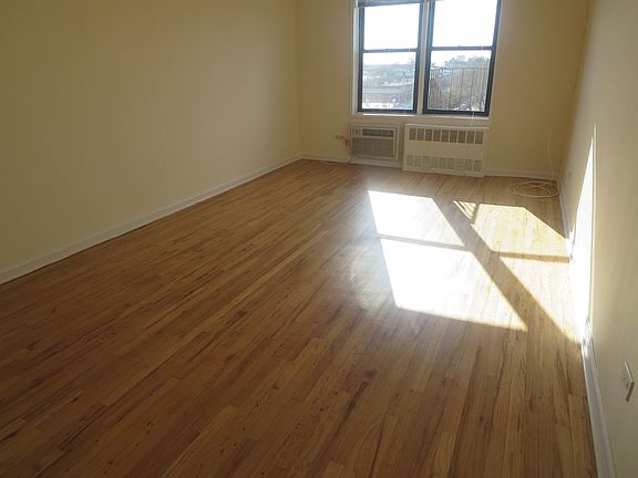 2nd image of 10 Prospect Park SW #16