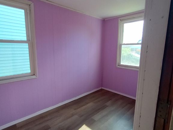 4th image of 2495 Mackenna Ave