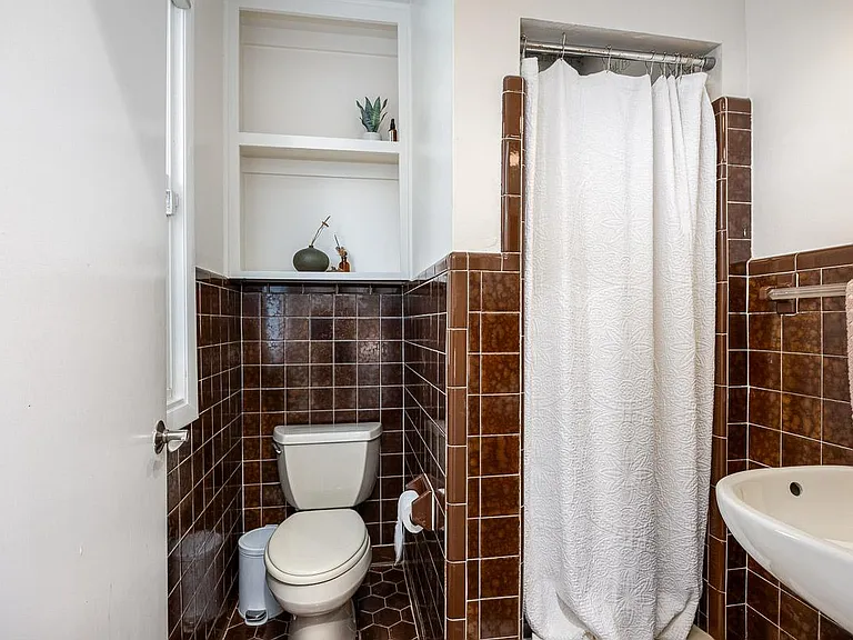 632 Watsonwood Dr — Photo 17