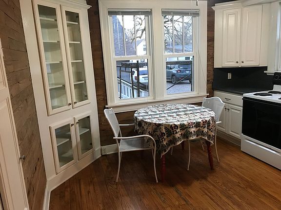 2nd image of 326 E Bell St APT A