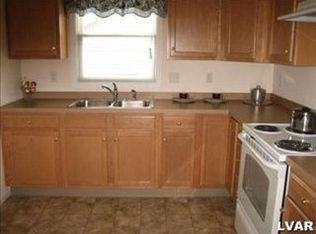 52 Chandler Cir, Pen Argyl, PA 18072