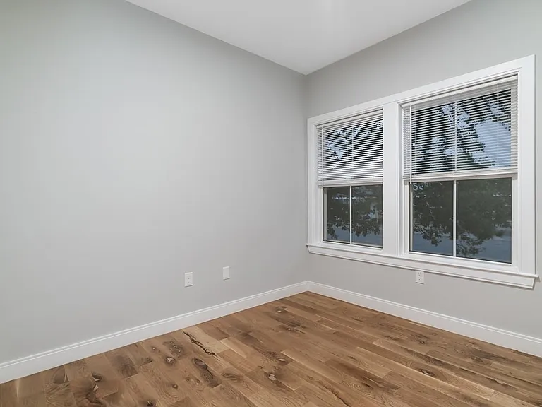 475 Meridian St #2B — Photo 3
