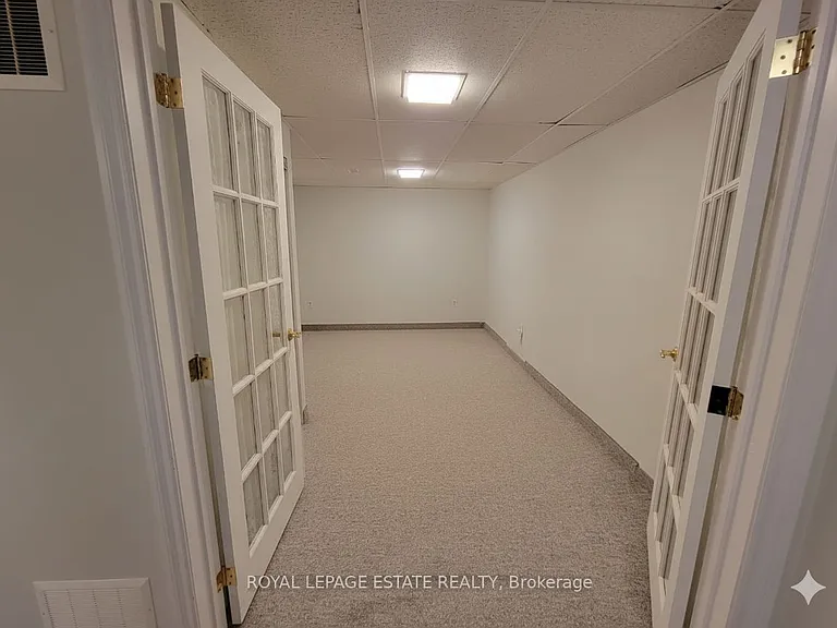 256 Sylvan Ave #LOWER — Photo 16