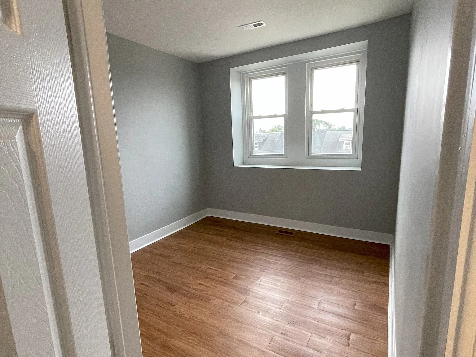 2 bed, 1.0 bath, $1,400 — Photo 3