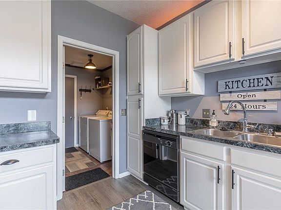 4th image of 26167 Hawthorne Ct #B