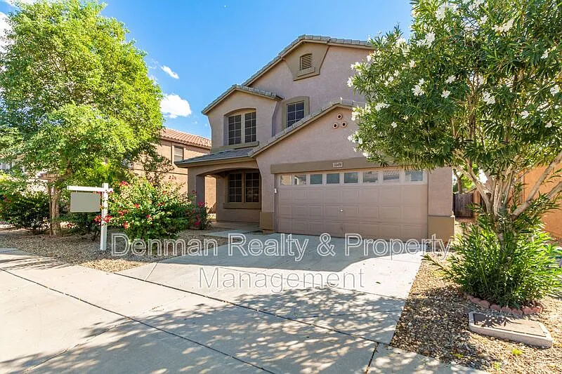 4 bed, 2.5 bath, 3181 sqft, $2,295 — Photo 3