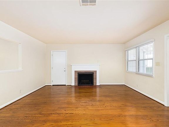4th image of 126 S 1st Ave