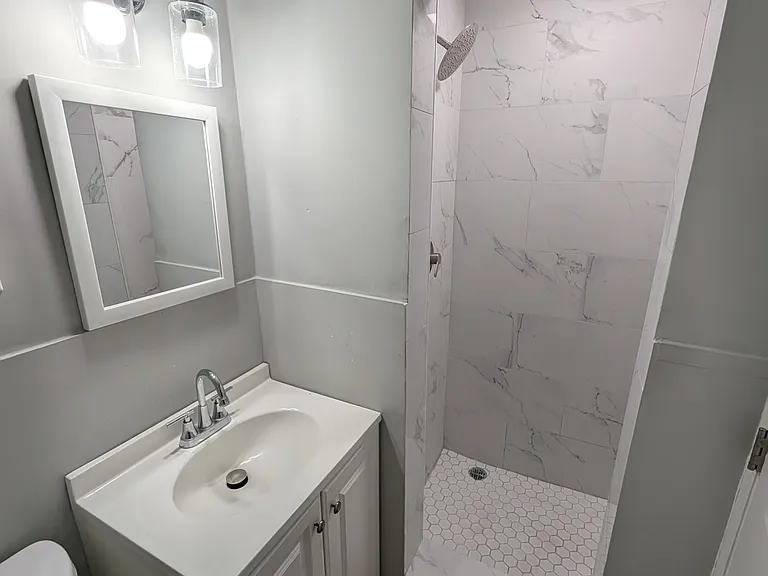 1113 Portland Cobalt Rd #8 — Photo 2