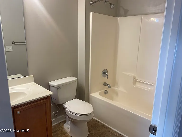 192 Pine Hollow Rd — Photo 8