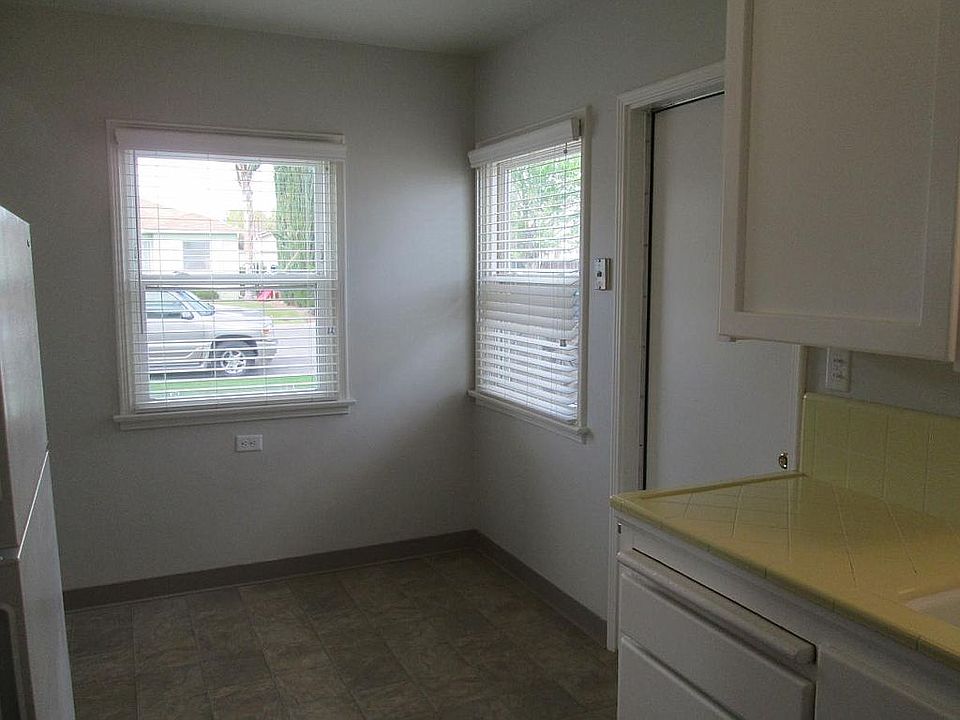 front unit dinning area