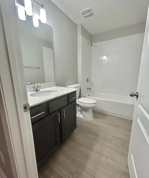 2nd Bath (Guest Bath)