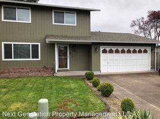 490 Shara Pl, Junction City, OR 97448