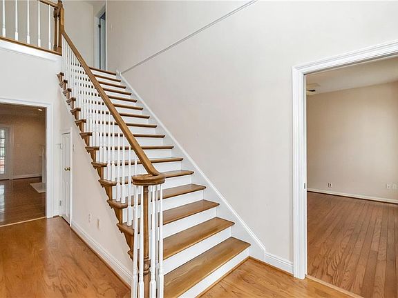 3rd image of 5704 Oakleigh Trace Ct