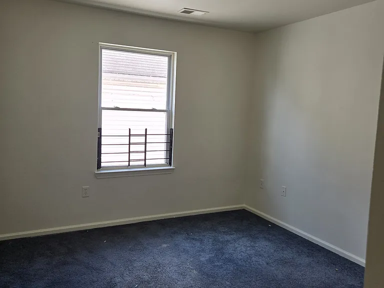 156 Johnson Ave — Photo 18