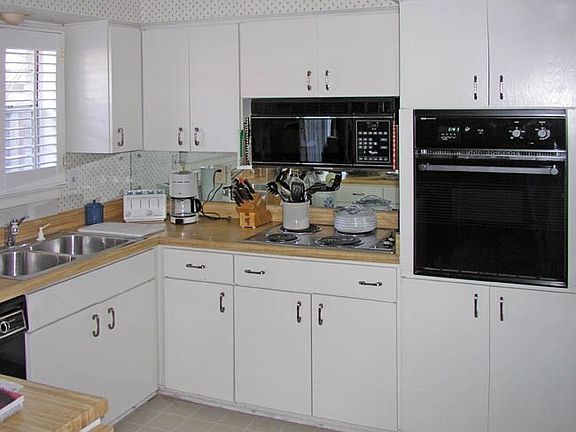 4th image of 8715 Starcrest Dr