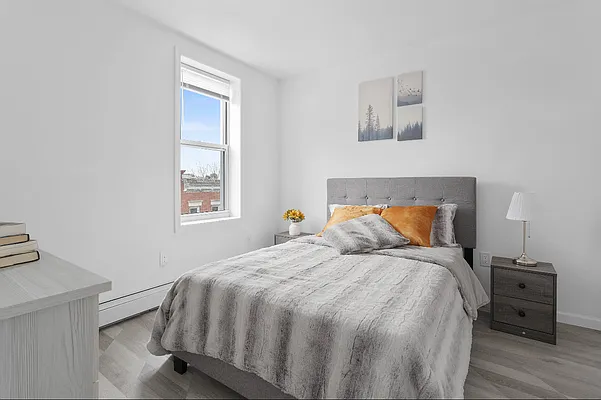 Rented by E Realty International Corp | media 10