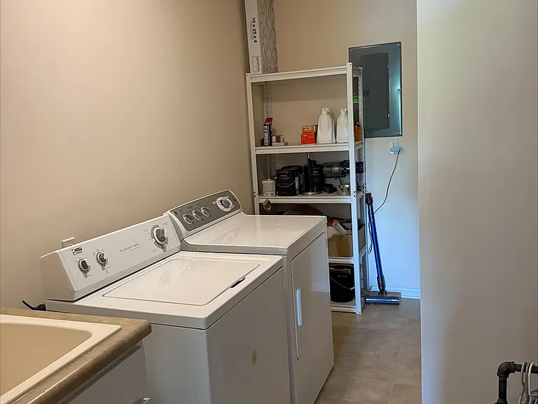 938 Veterans Ln — Photo 27
