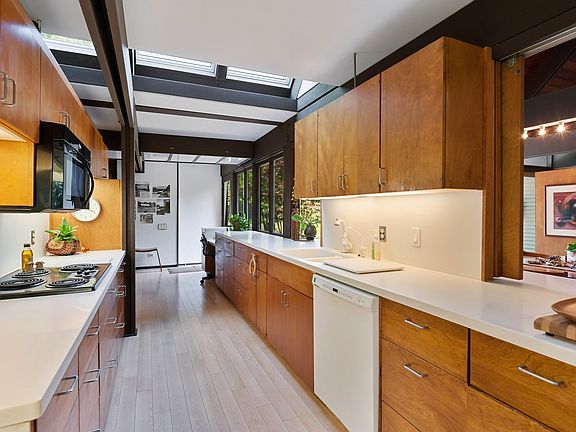 5th image of 2900 Riverwoods Ct