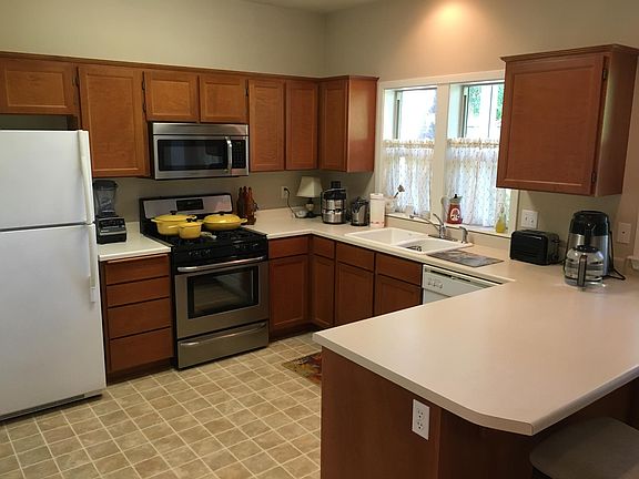 3rd image of 270 Jackson Creek Dr