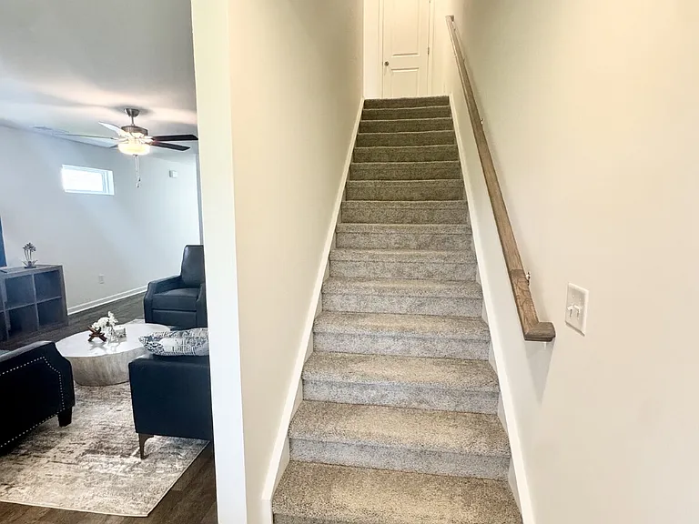 551 Seaborn Cir — Photo 16