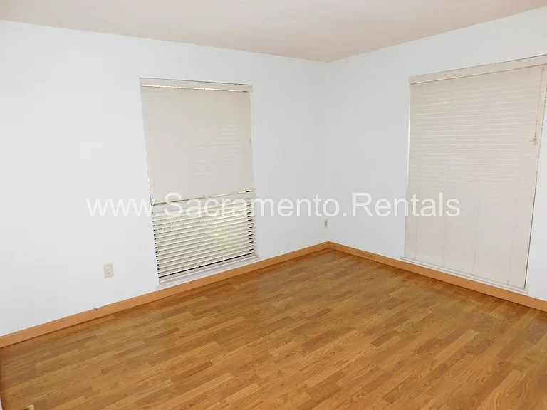 550 Del Verde Cir #5 — Photo 12