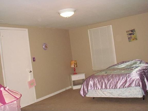 Pic 1 Upstairs bedroom 1