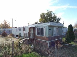 1093 Maple St, Burbank, WA 99323
