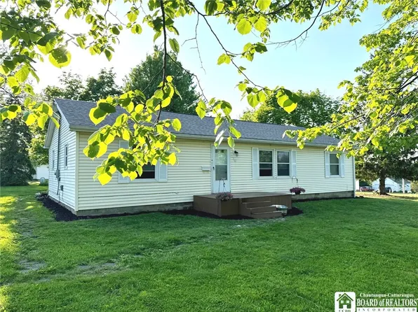 36 McDonough St, Dunkirk, NY 14048