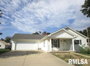 115 S Cedar St, Toluca, IL 61369