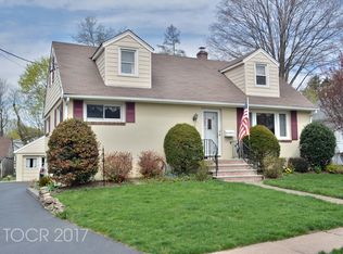 45 Aqueduct Ave, Midland Park, NJ 07432