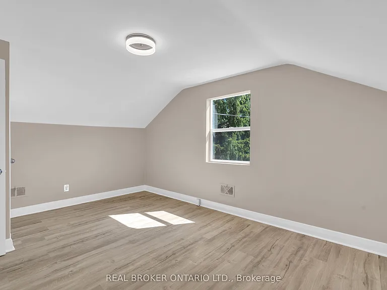 301 Franklin St N #A — Photo 16