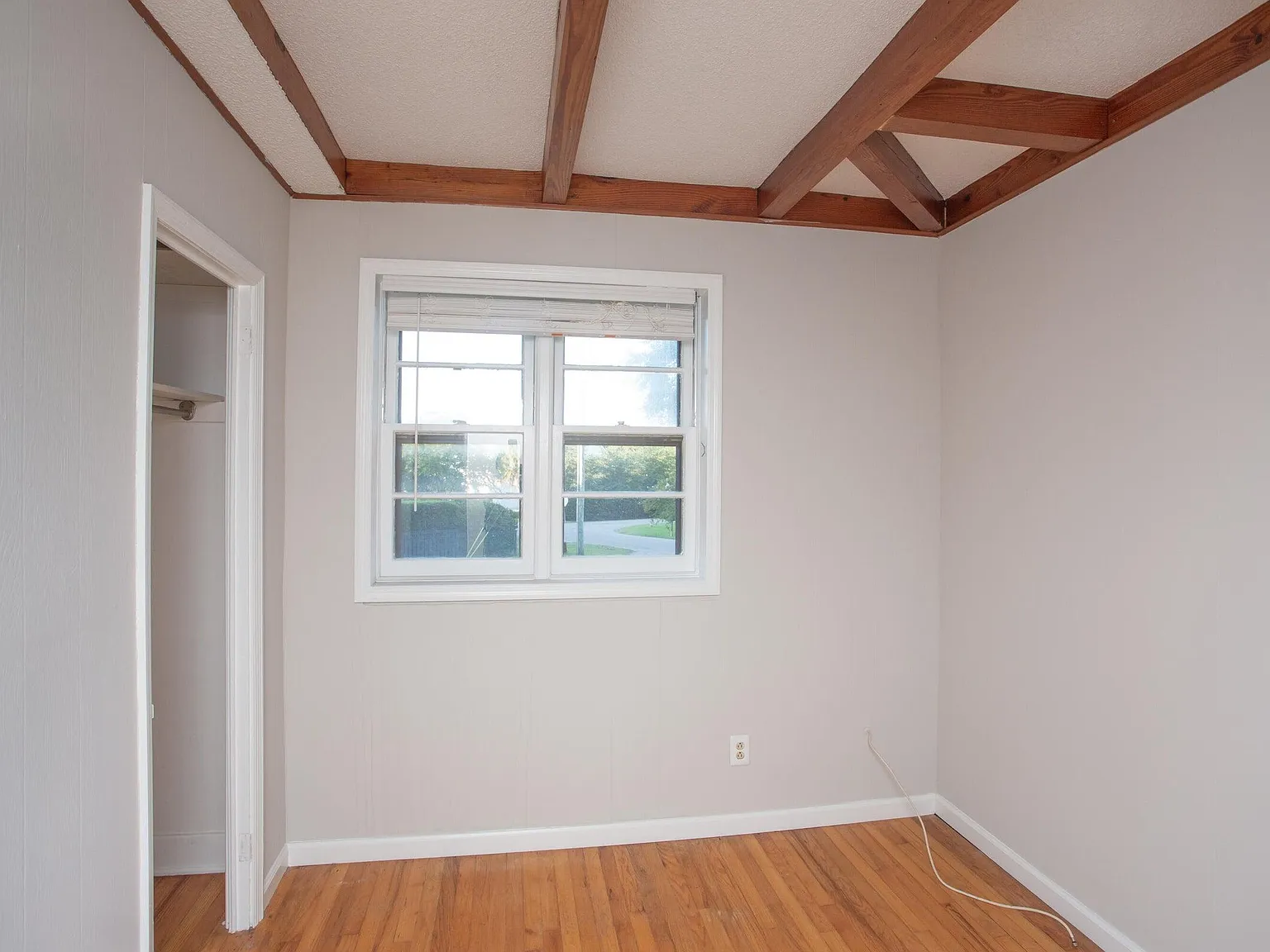 4 bed, 1976 sqft, $6,500 — Photo 4