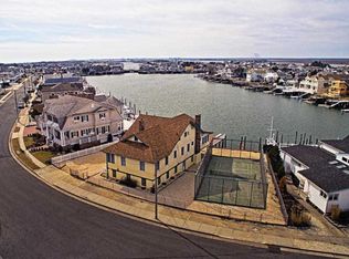 9905 Sunrise Dr, Stone Harbor, NJ 08247