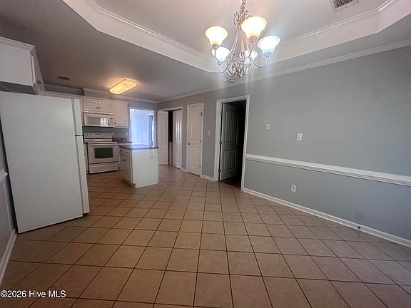 5th image of 814 Whispering Willow Ct