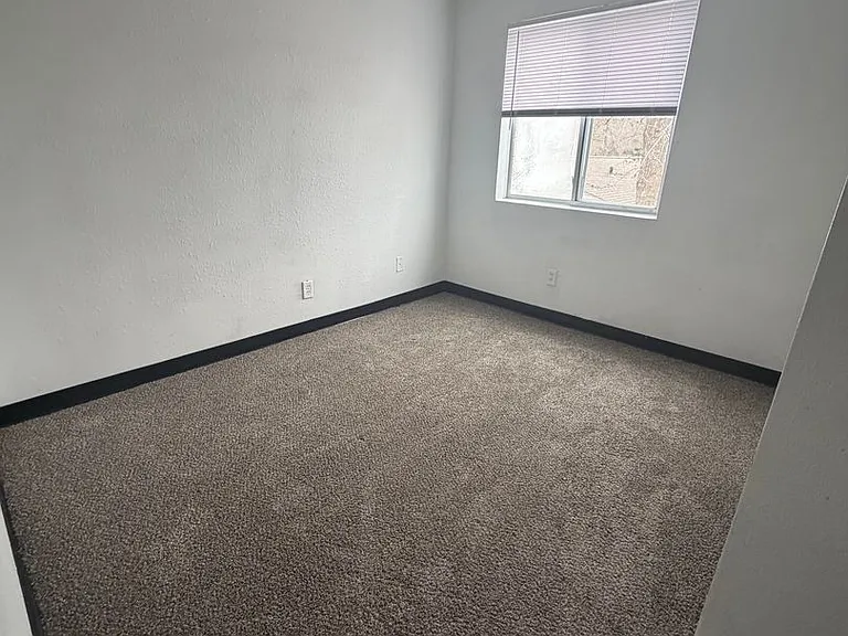 Hidden Bluffs Apartments — Photo 28