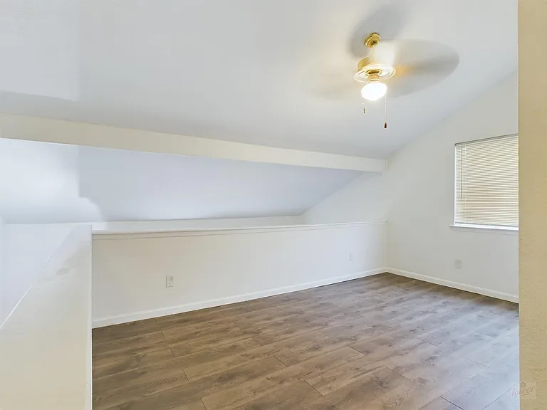 2124 Burton Dr #140 — Photo 15