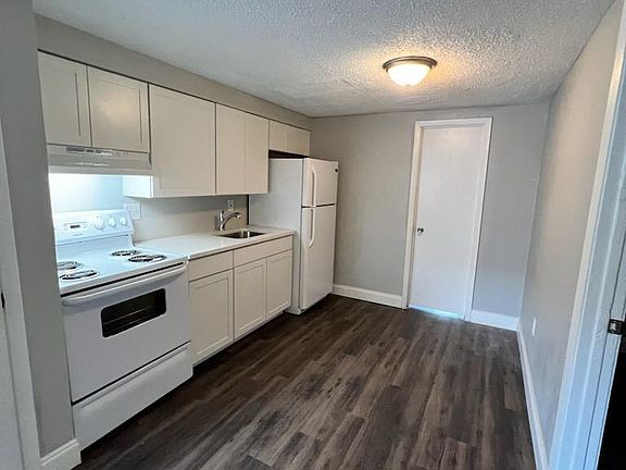 4th image of 908 35th Ave W #1B