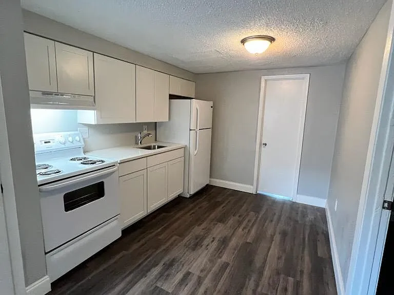 908 W 35th Ave #B — Photo 4