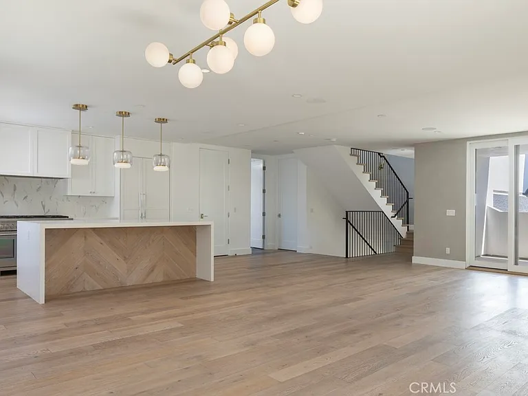 319 Jasmine Ave — Photo 7