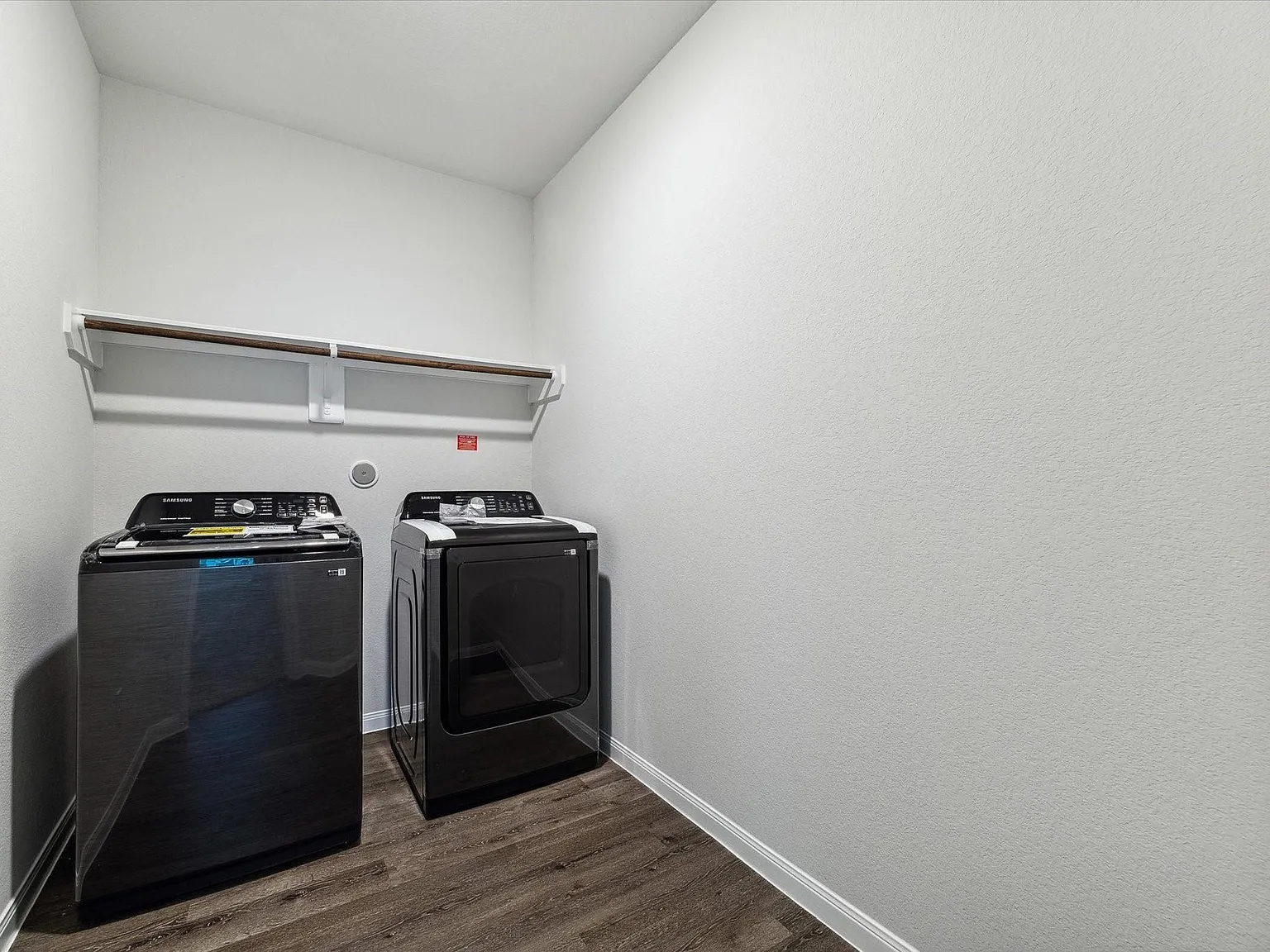 4 bed, 2.5 bath, 2244 sqft, $2,400 — Photo 4