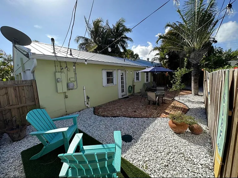 49 Douglas Dr — Photo 50