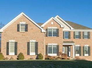 143 Ridgeline Dr, Poughkeepsie, NY 12603