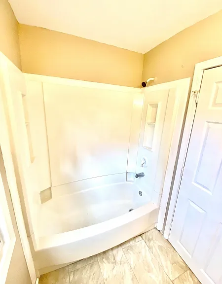 3827 E 34th Ave — Photo 5